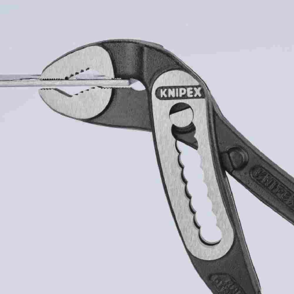 Knipex 8802250SBA 10 inch Comfort Alligator Water Pump Plier showing while holding flat stock