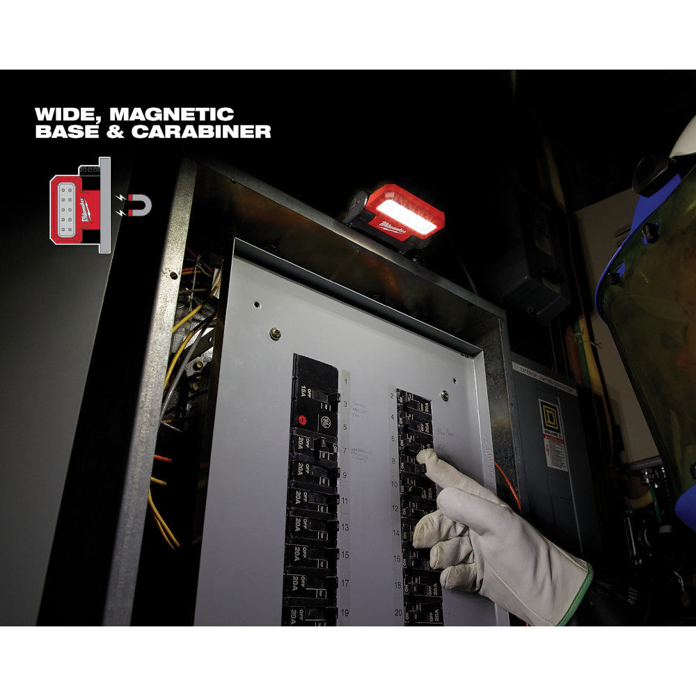 Milwaukee 2114-21 USB ROVER Rechargeable Pivoting 550 Lumen Flood Light