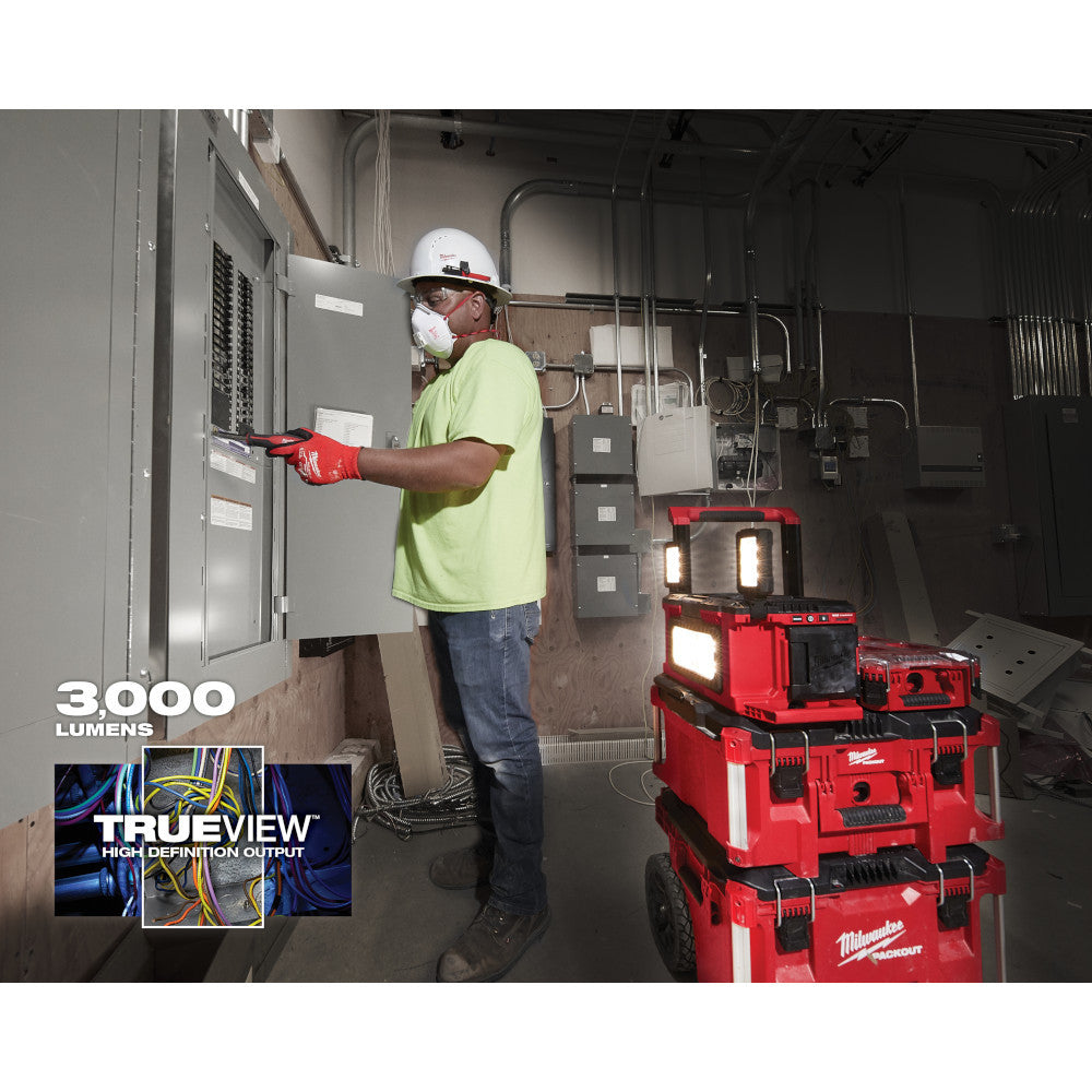Milwaukee 2357-20 M18 PACKOUT Light/Charger (Tool Only)