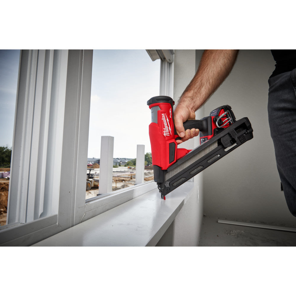 Milwaukee 2839-20 M18 FUEL Brushless 15-Gauge Angled Finish Nailer (Tool Only)