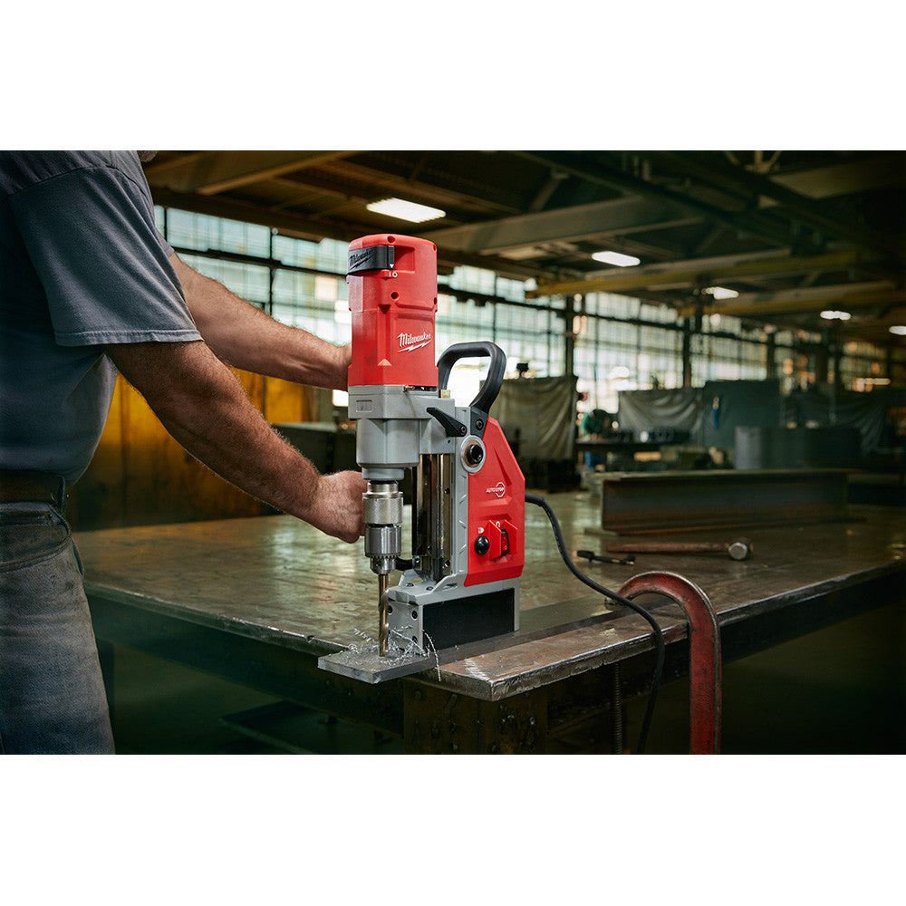 Milwaukee 4272-21 13 Amp 1-5/8 Inch Electromagnetic Drill Kit