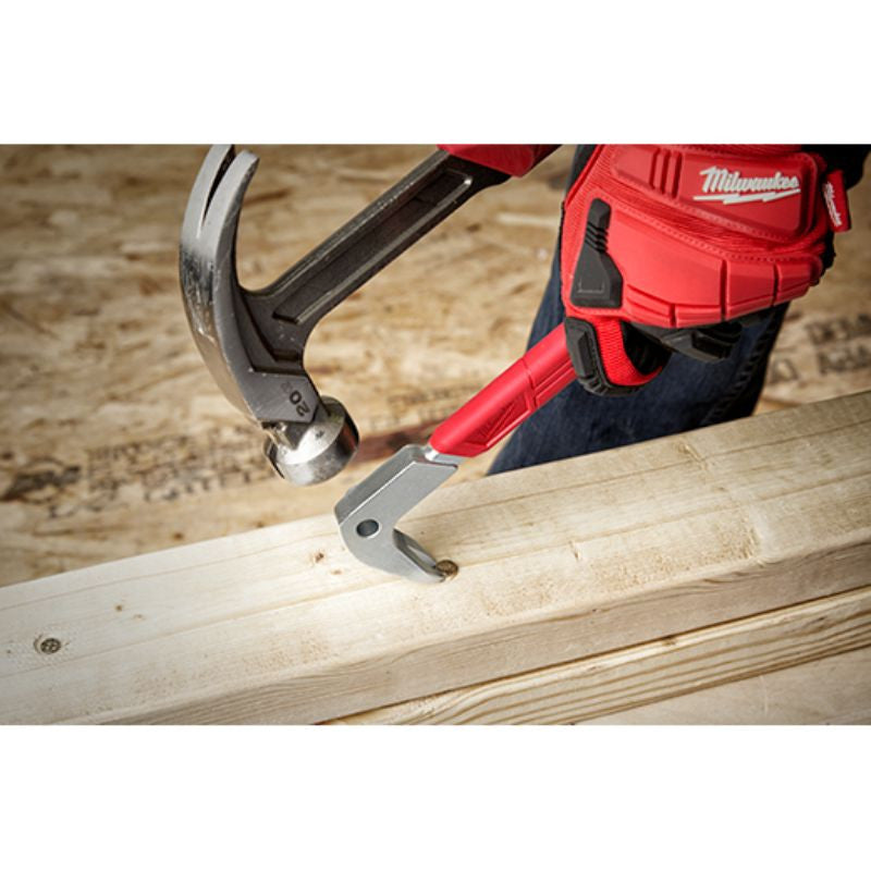 Milwaukee 48-22-9033 10 inch Molding Puller Pry Bar pulling a nail