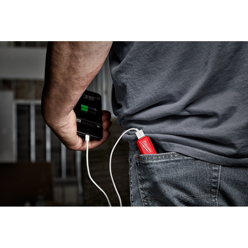 Milwaukee REDLITHIUM USB Charger and Portable Power Source Kit