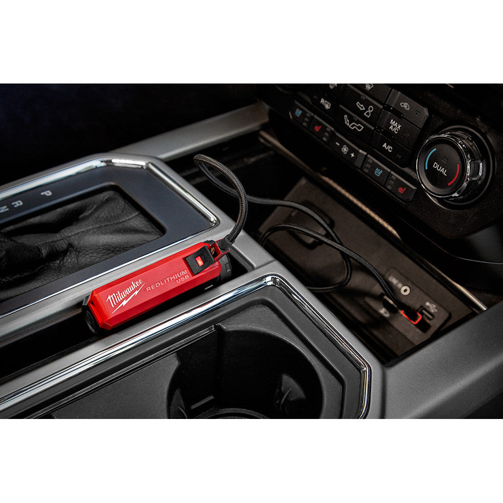 Milwaukee REDLITHIUM USB Charger and Portable Power Source Kit
