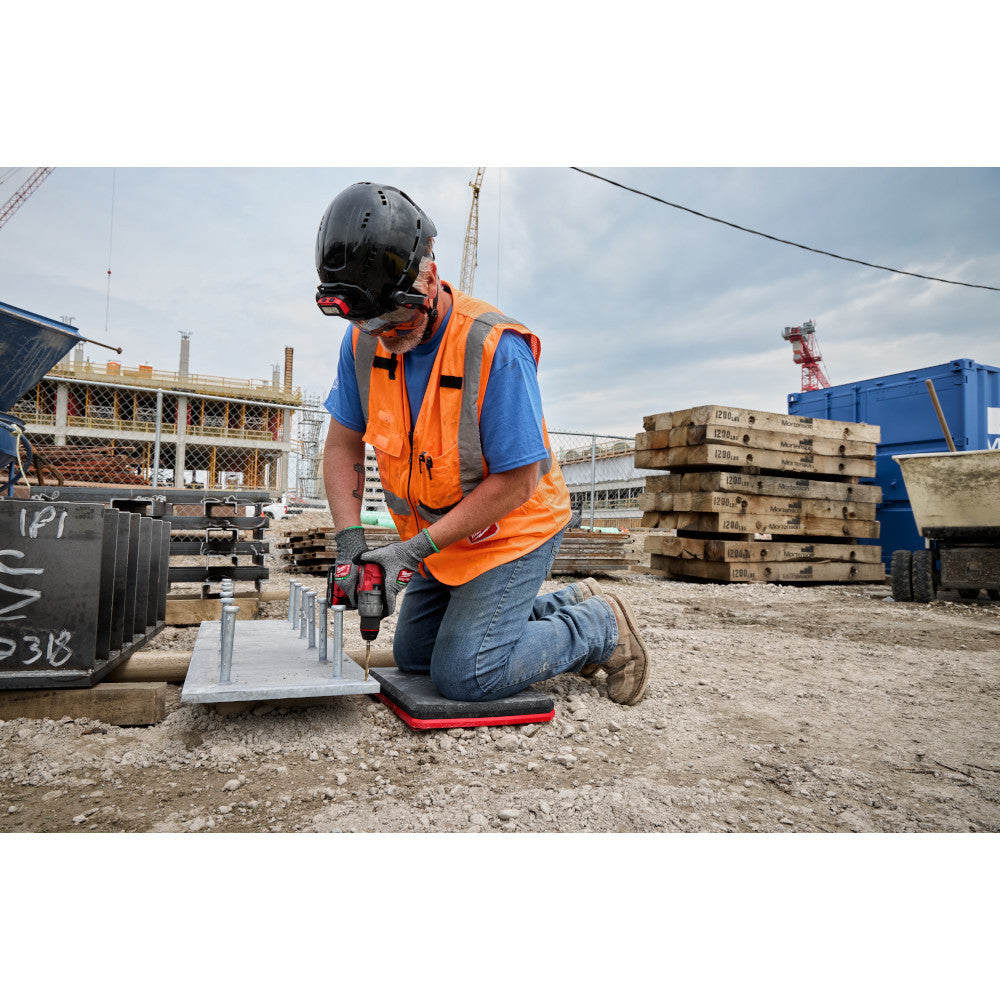 Milwaukee 48-73-6110 PACKOUT Kneeling Pad worker kneeling on pad