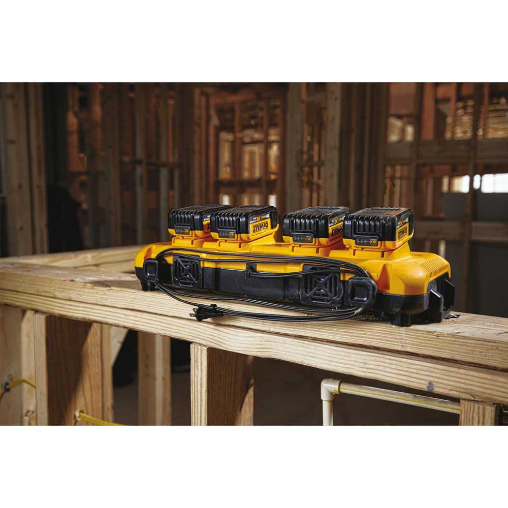 DeWalt DCB104 Multiport Simultaneous Fast Charger