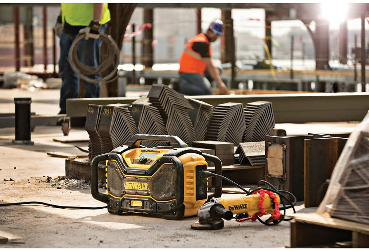 DeWALT DCR025 20V/60V/AC Bluetooth Radio & Charger