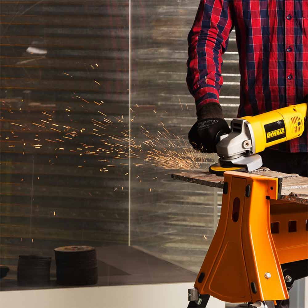 DeWalt DW831 5 inch Medium Angle Grinder
