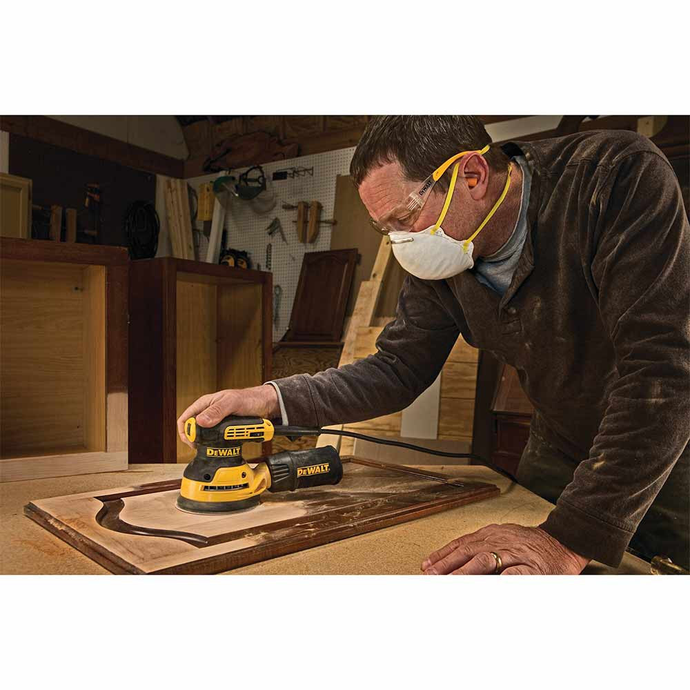 DeWalt DWE6423K 5 inch Variable Speed Random Orbit Sander Kit