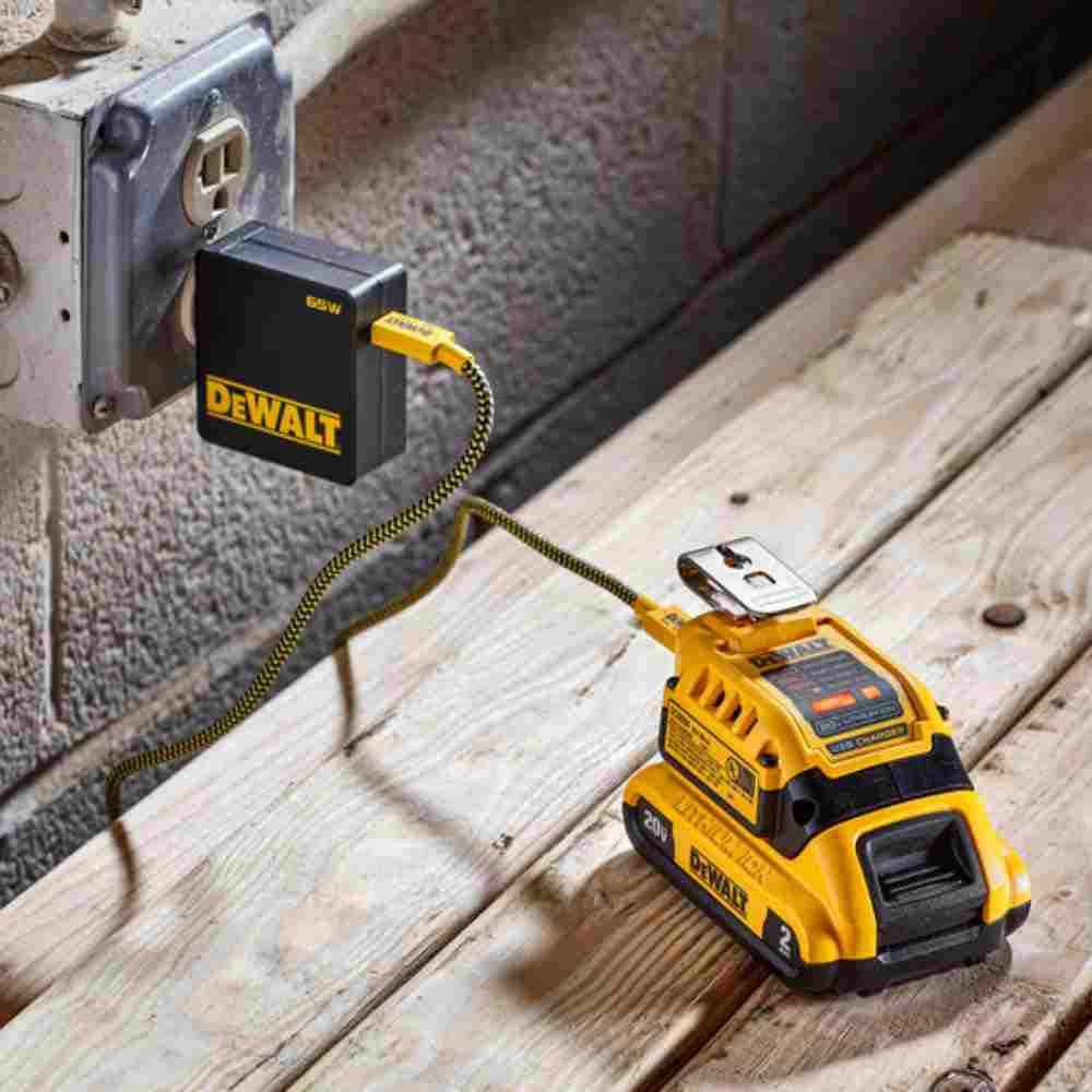 DeWalt DCB094K 20V MAX Charger and USBC Adaptor Kit in use charger Dewalt battery