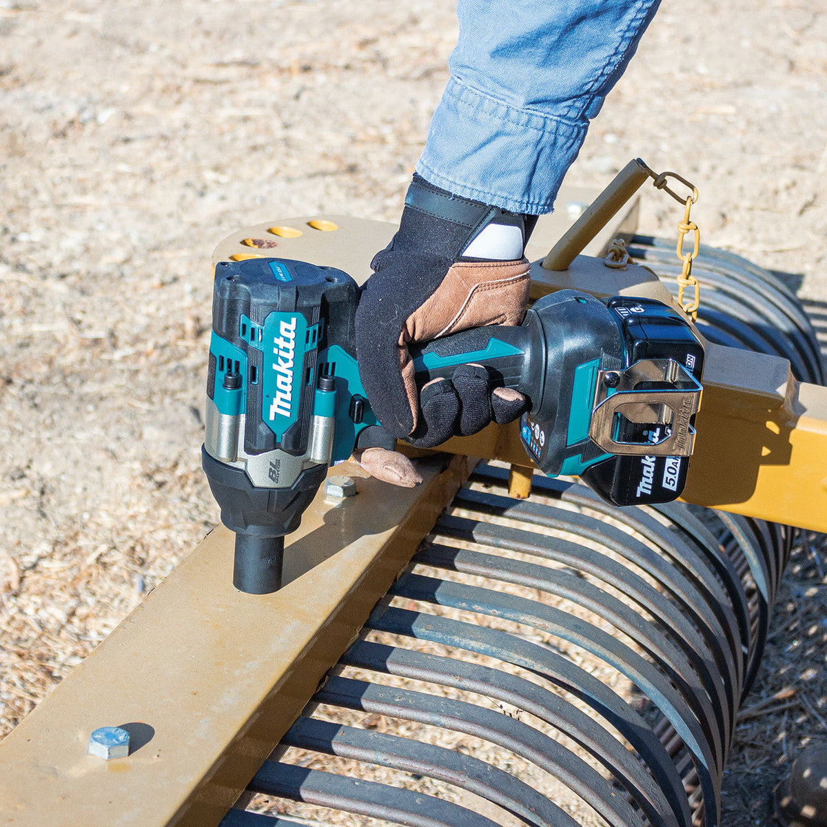 Makita DTW700XVZ 18V Cordless Brushless 1/2 Inch Mid-Torque Impact Wrench - Friction Ring (Tool Only)