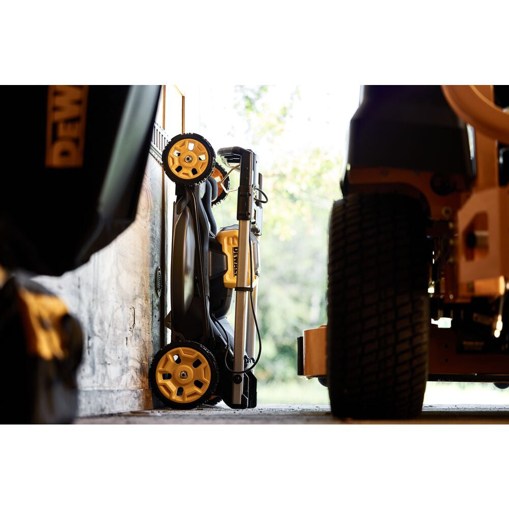 DeWalt DCMWP600X2-CA 60V MAX FLEXVOLT 21-1/2 inch Cordless Brushless Push Lawn Mower Kit