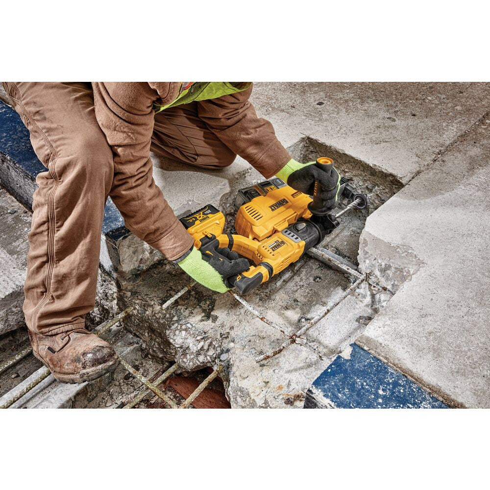 DeWalt DWH205DH Dust Extractor for 1-1/8 Inch SDS Plus D-Handle Rotary Hammers