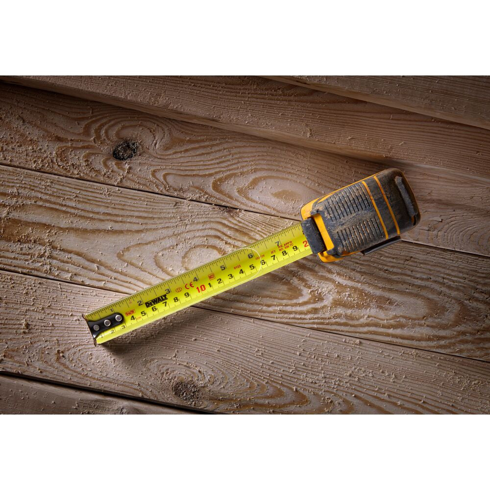 DeWalt DWHT35268S TOUGHSERIES 8m/26 ft. Lighted Tape Measure