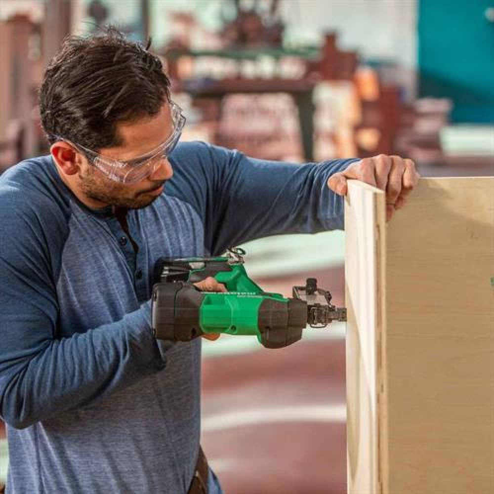Metabo HPT N1804DA 18V MultiVolt 1/4 inch 18-Gauge Narrow Crown Cordless Brushless Stapler Kit