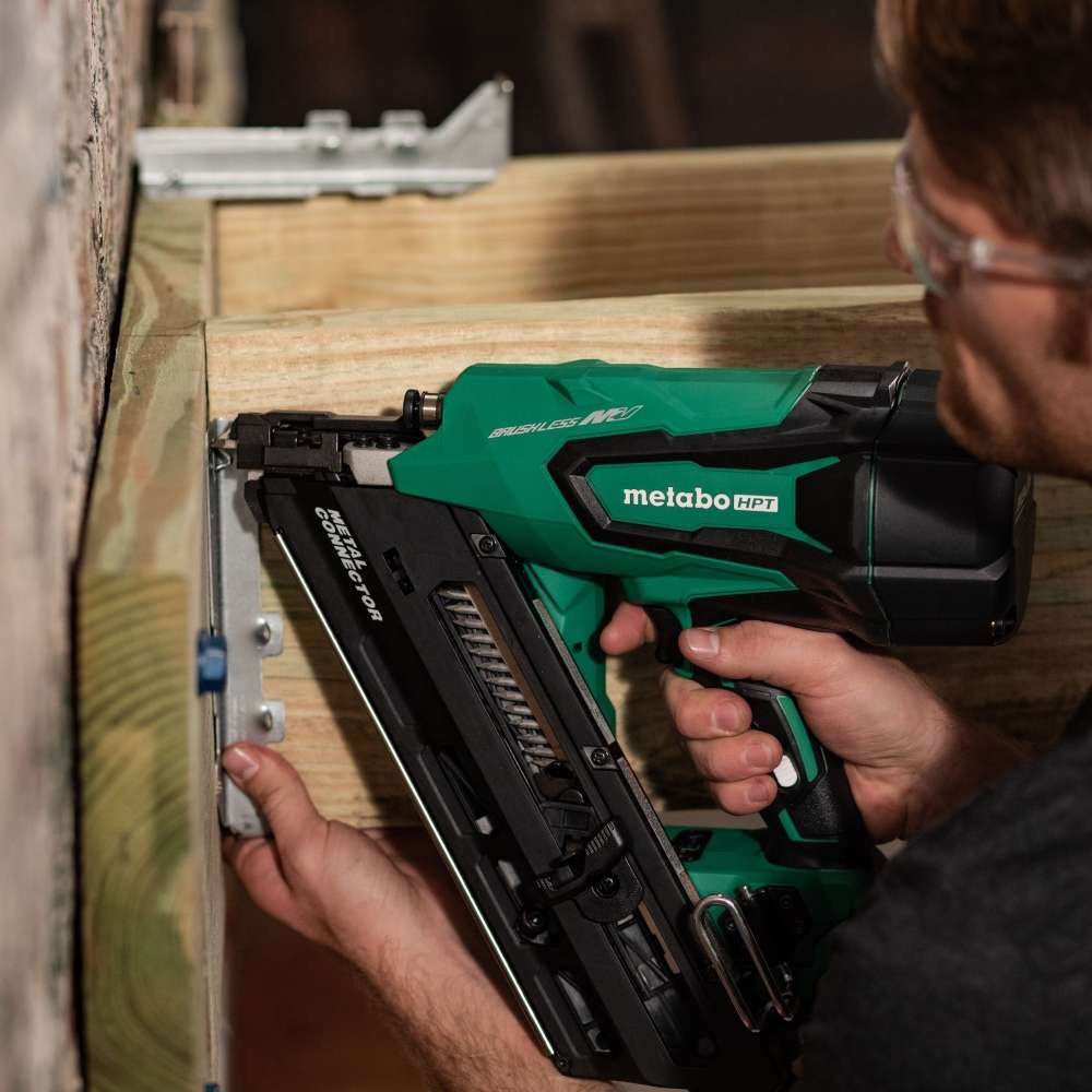Metabo HPT NR3665DAM 36V MultiVolt Cordless 2-1/2 inch Metal Connector Nailer Kit