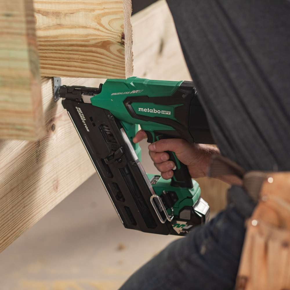 Metabo HPT NR3665DAM 36V MultiVolt Cordless 2-1/2 inch Metal Connector Nailer Kit