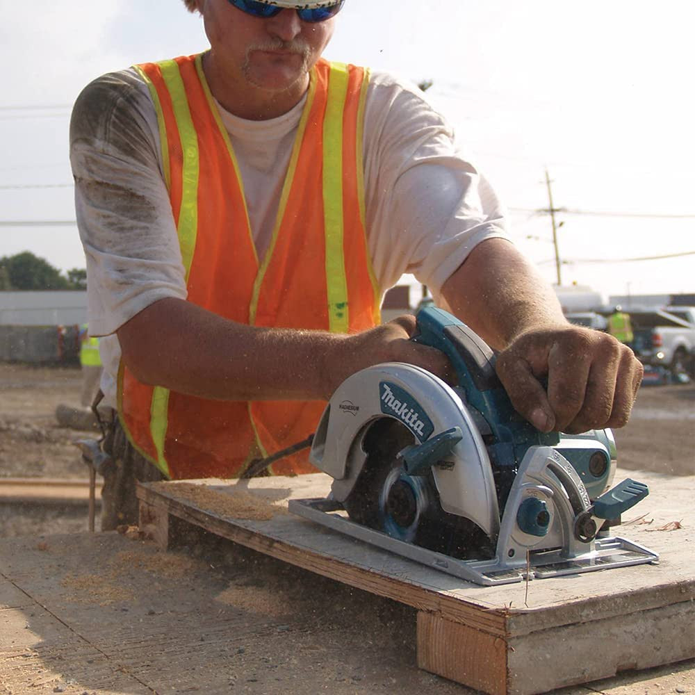 Makita 5007MGA 7-1/4 inch Magnesium Circular Saw with Brake
