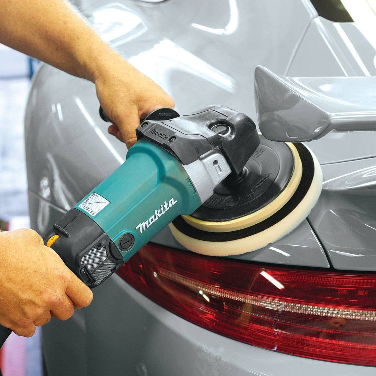 Makita 9237C Variable Speed 7 inch Polisher / Sander