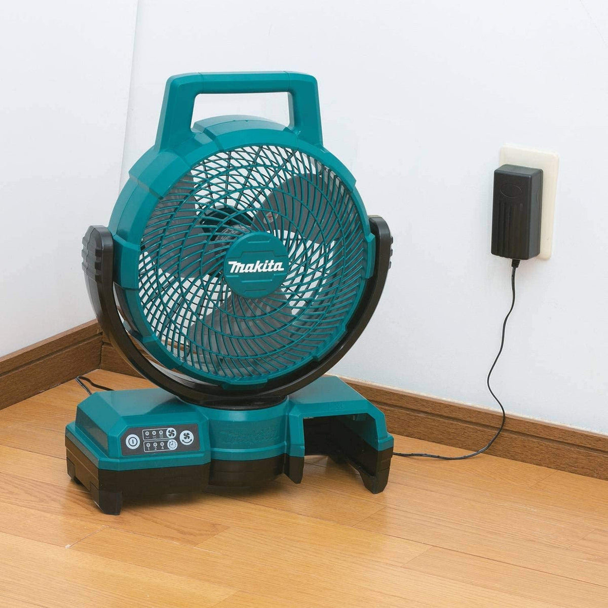 Makita DCF203Z 9 inch Cordless or Corded Jobsite Fan (Tool Only) blowing