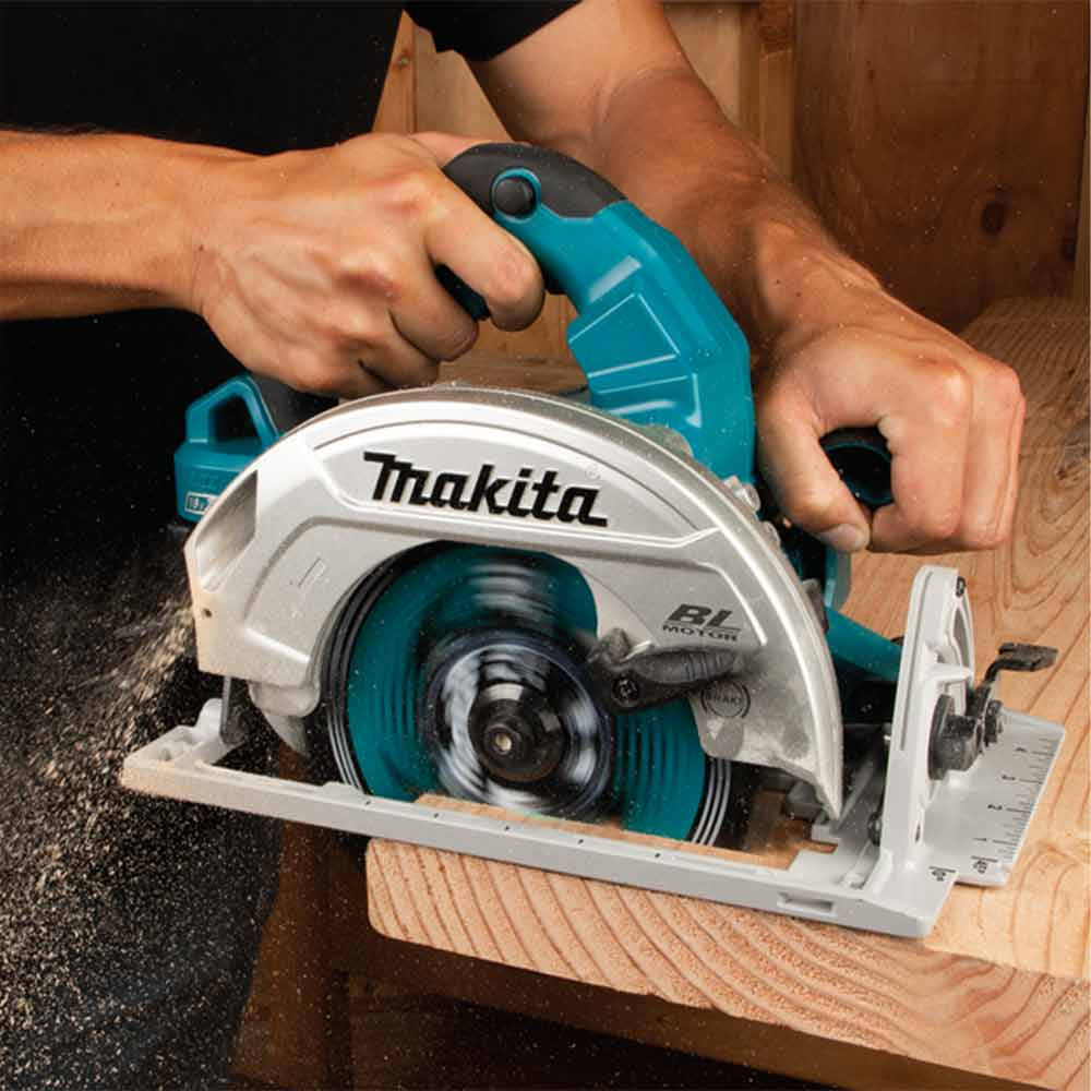 Makita DHS780Z 36V (18Vx2) LXT 7-1/4 inch Cordless Circular Saw with Brushless Motor (Tool Only)