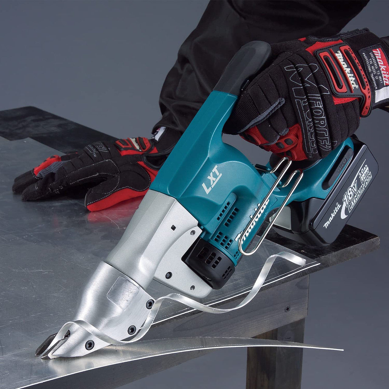 Makita DJS130Z 18V LXT Straight Metal Shear (Tool Only)