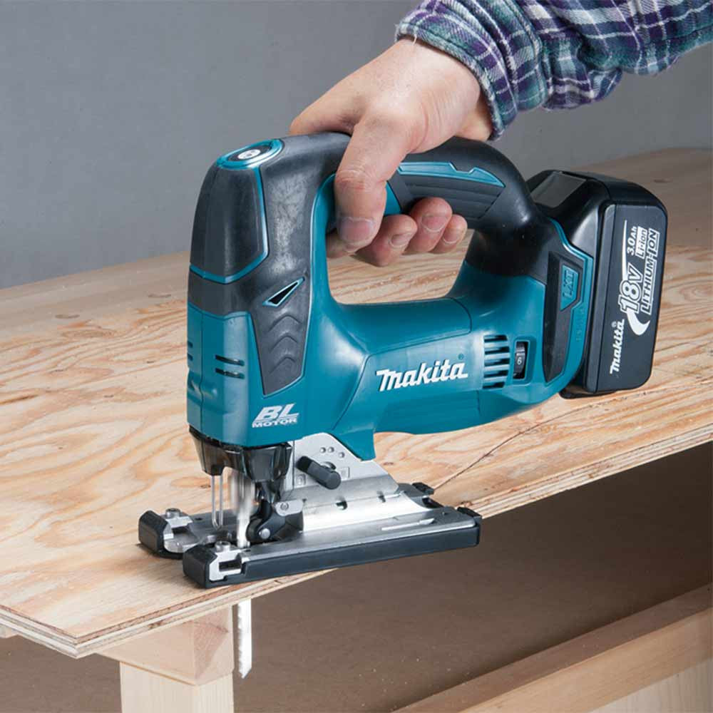 Makita DJV182Z 18V LXT Cordless D-Handle Jig Saw with Brushless Motor (Tool Only)