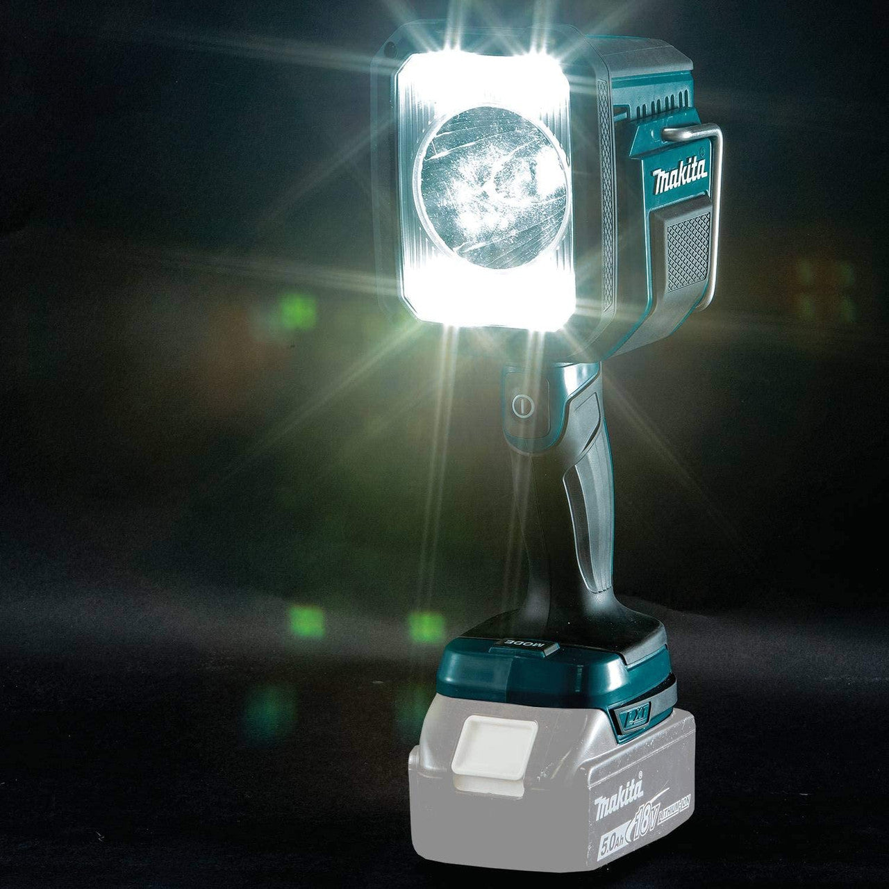 Makita DML812 18V LXT LED Spotlight (Tool Only)