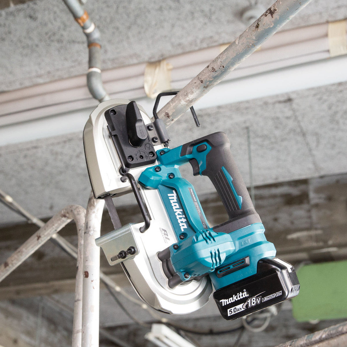 Makita DPB183Z 18V LXT 2-5/8 Inch Portable Band Saw (Tool Only)