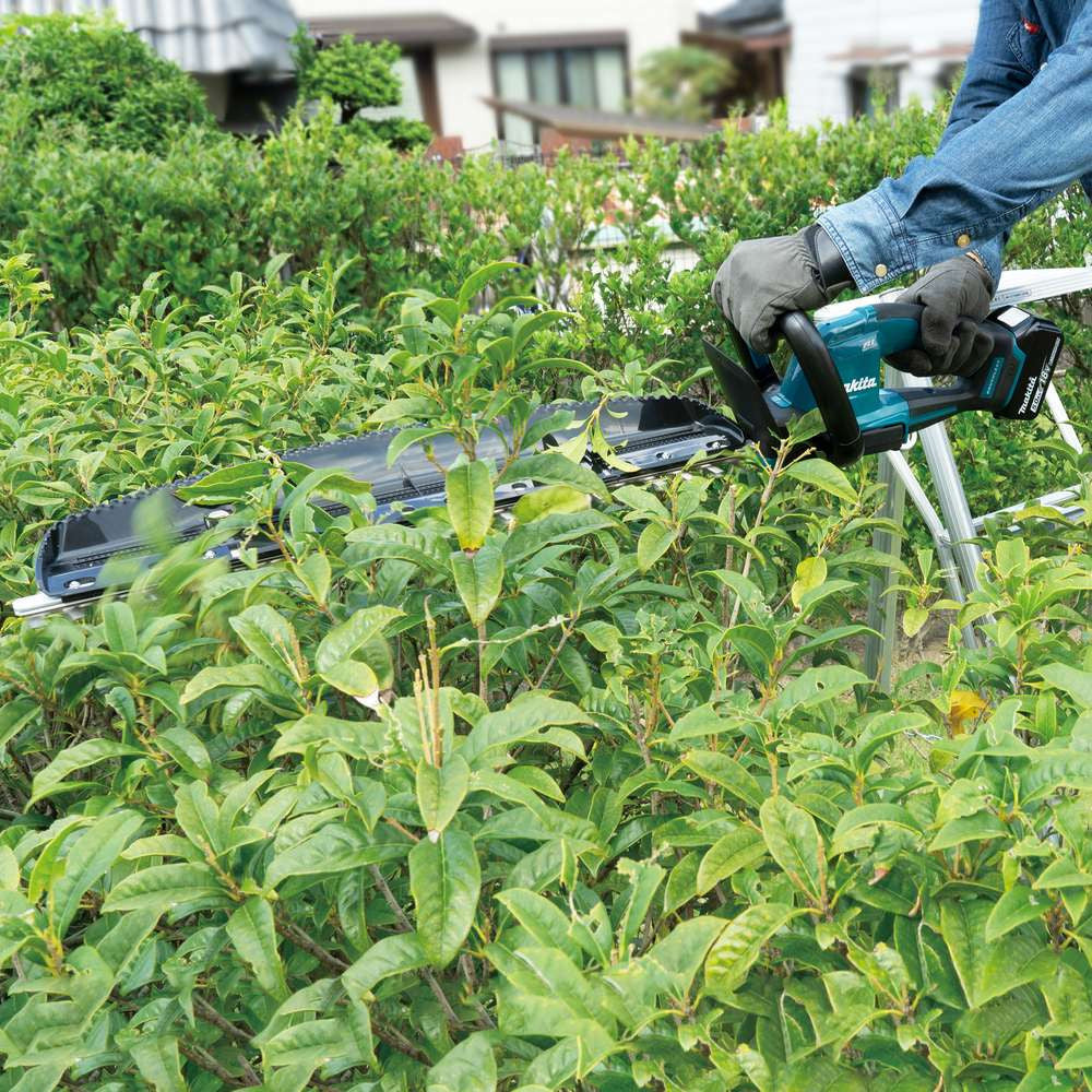 Makita DUH606Z 18V LXT 24 Inch Cordless Brushless Hedge Trimmer (Tool Only)
