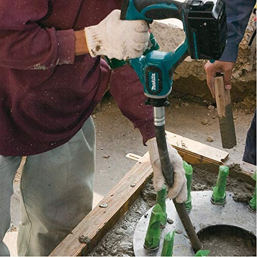 Makita DVR450Z 18V 4 ft. Cordless Concrete Vibrator (Tool Only)