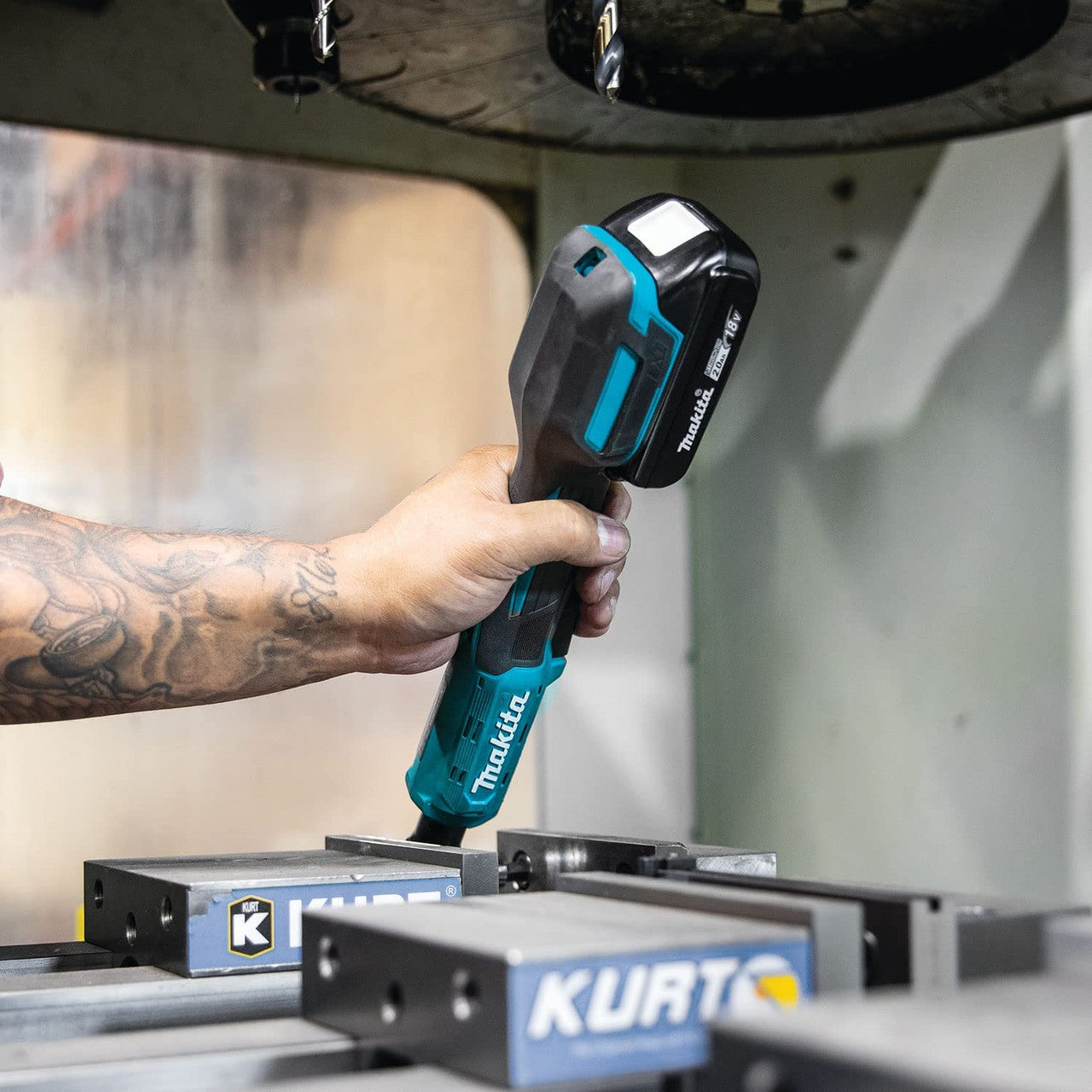 Makita DWR180Z 18V 1/4 Inch - 3/8 Inch Cordless Ratchet Wrench (Tool Only)