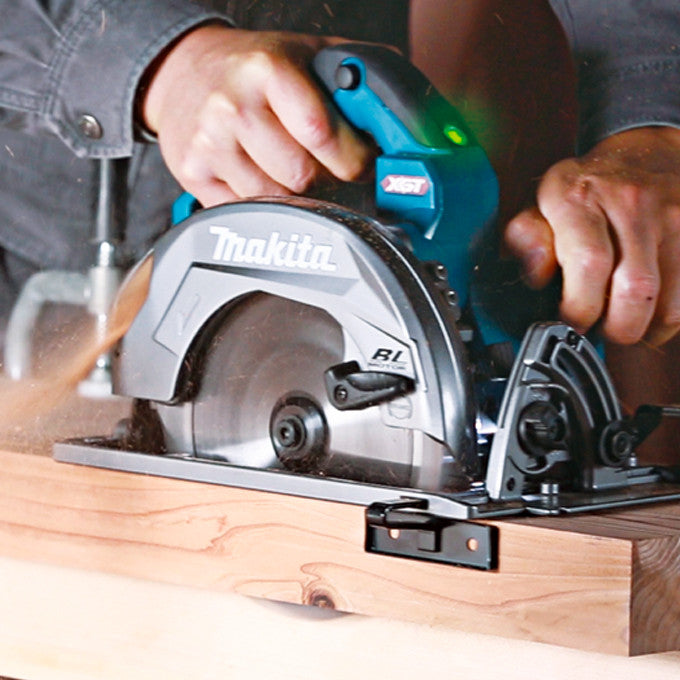 Makita HS003GZ 40V XGT Brushless 7-1/4 inch Circular Saw cutting wood (battery sold separately)
