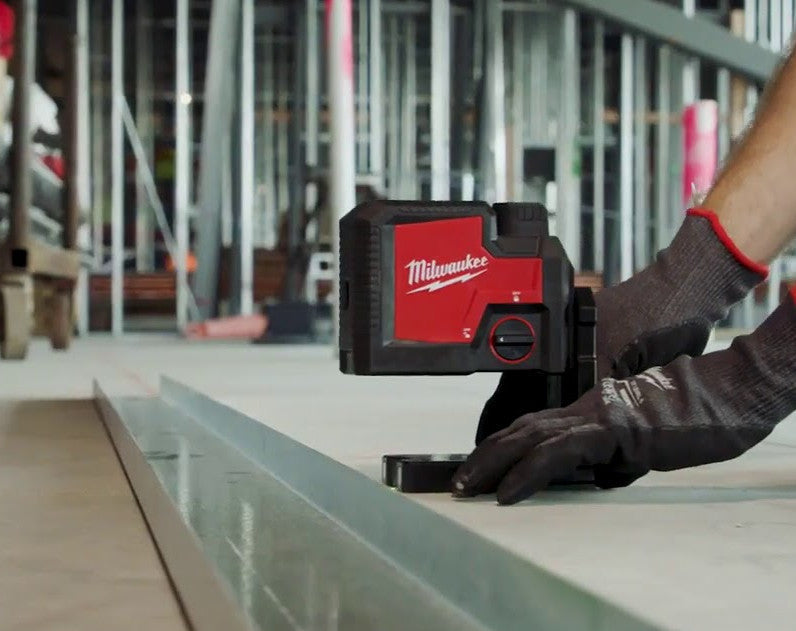 Milwaukee 3522-21 Green Cross-Line and Plumb Points Laser Level Kit with USB Rechargeable Battery leveling concrete surface