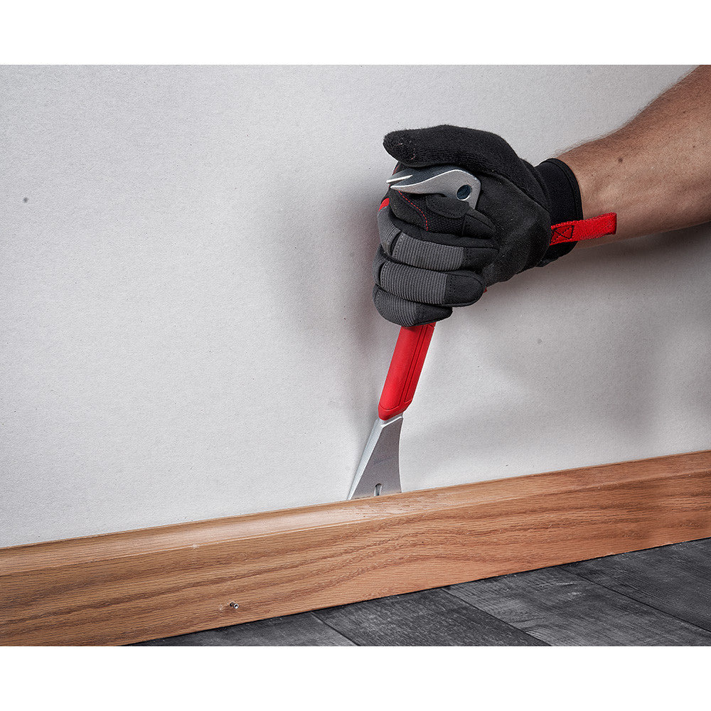 Milwaukee 48-22-9033 10 inch Molding Puller prying away moulding