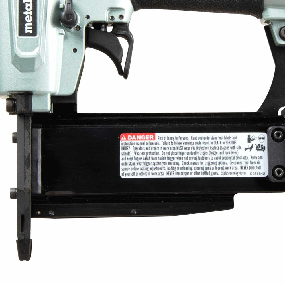 Metabo NPT NT65M2M 2-1/2 Inch 16 Gauge Finish Nailer with Air Duster