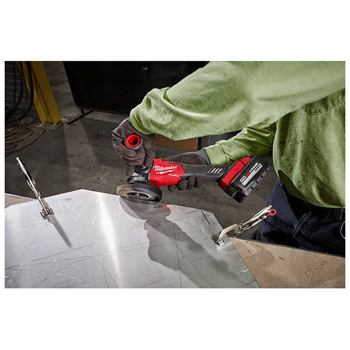 Milwaukee 2889-20 M18 FUEL variable-speed braking grinder grinding application